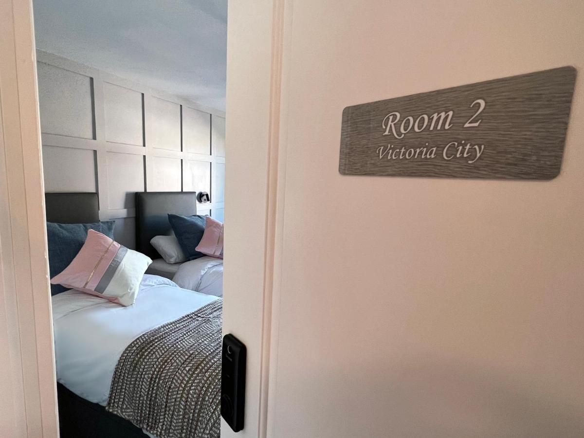 United Home B&B 索尔福德 外观 照片