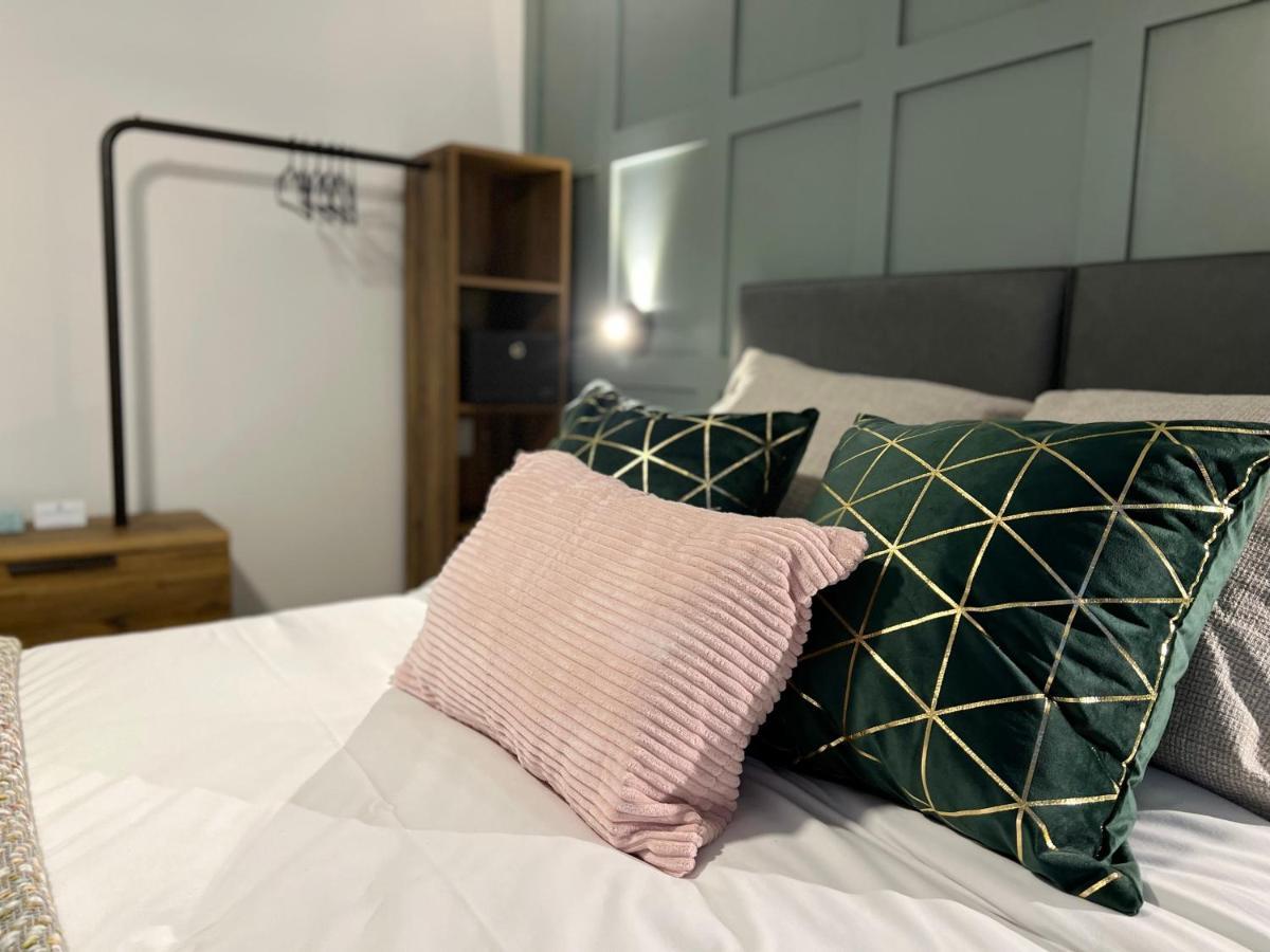 United Home B&B 索尔福德 外观 照片