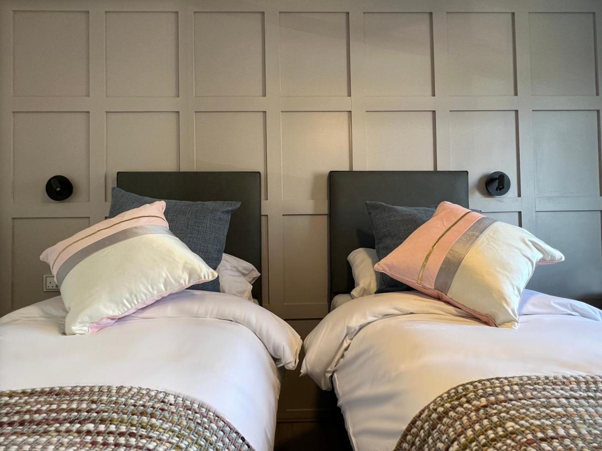 United Home B&B 索尔福德 外观 照片