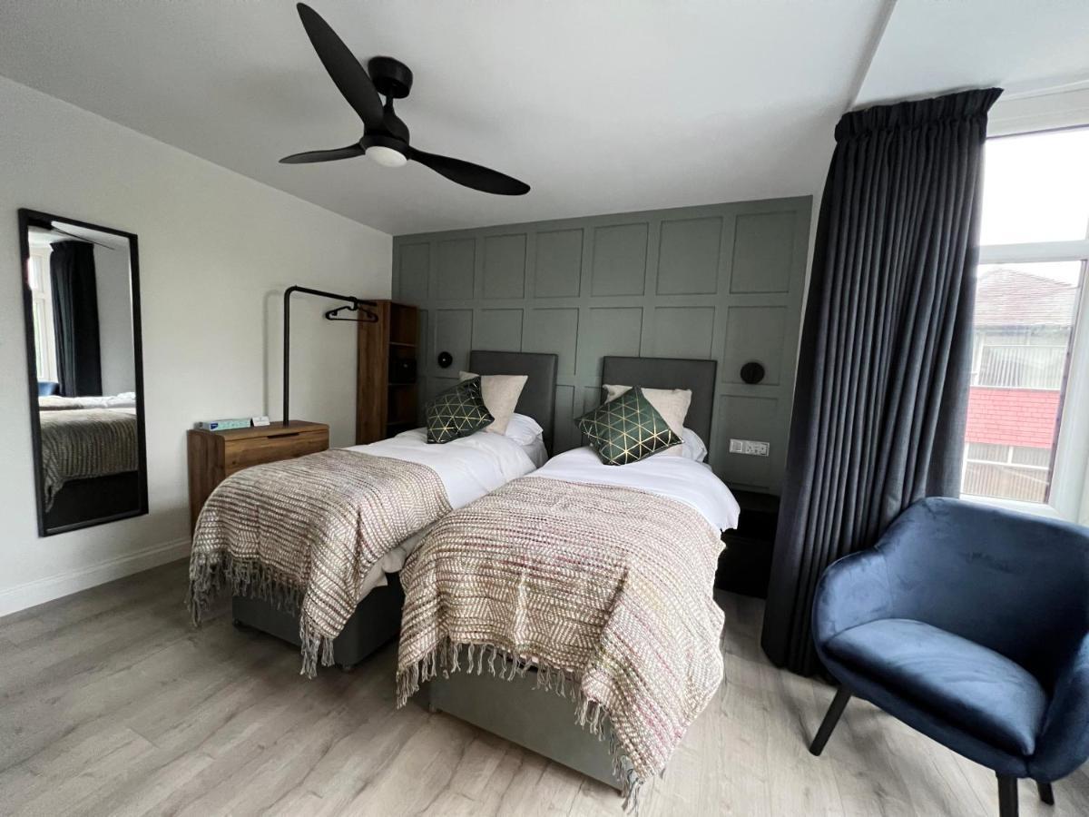 United Home B&B 索尔福德 外观 照片